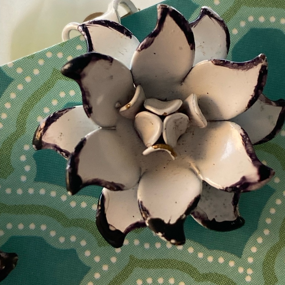 Vintage Signed Coro Metal Rose Clip On Earrings - Picture 3 of 7